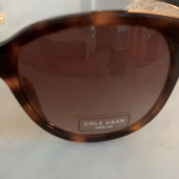 Cole Haan CH7043 Soft Tortoise Sunglasses with Case – Brown Lens, Gold Accents - Picture 7 of 11